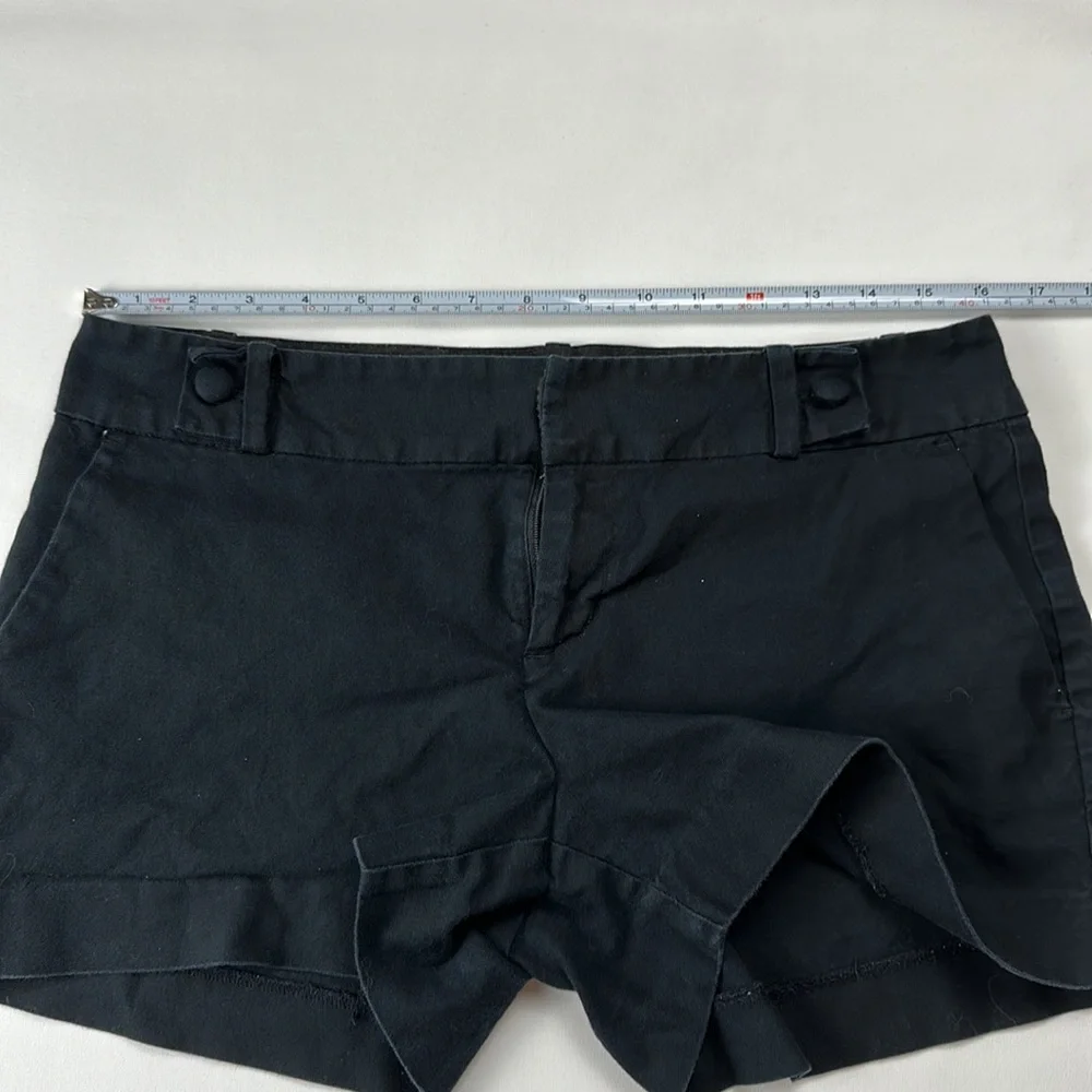 Banana Republic black ryan fit shorts with side pockets. Size 8